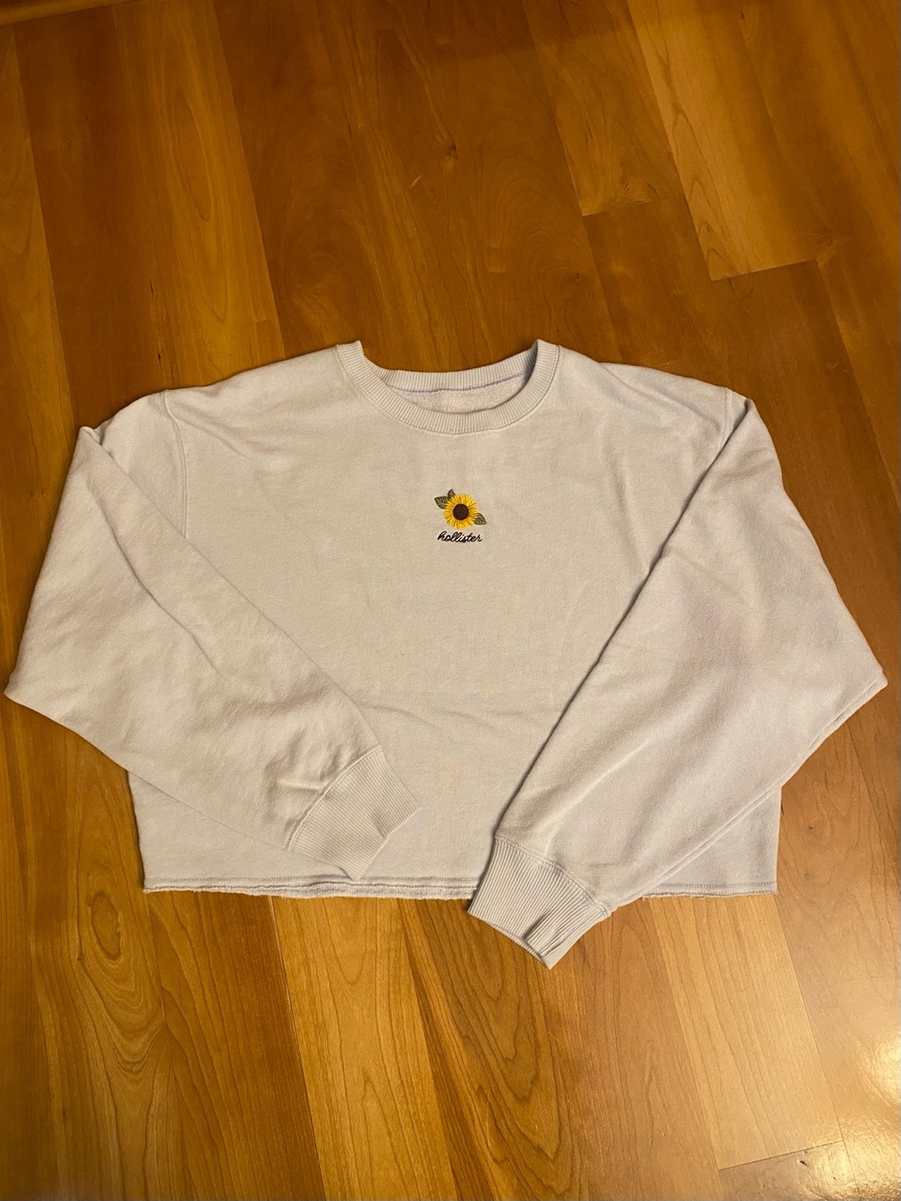 Hollister Sunflower Embroidered Crewneck Cropped Sweatshirt - Light Blue